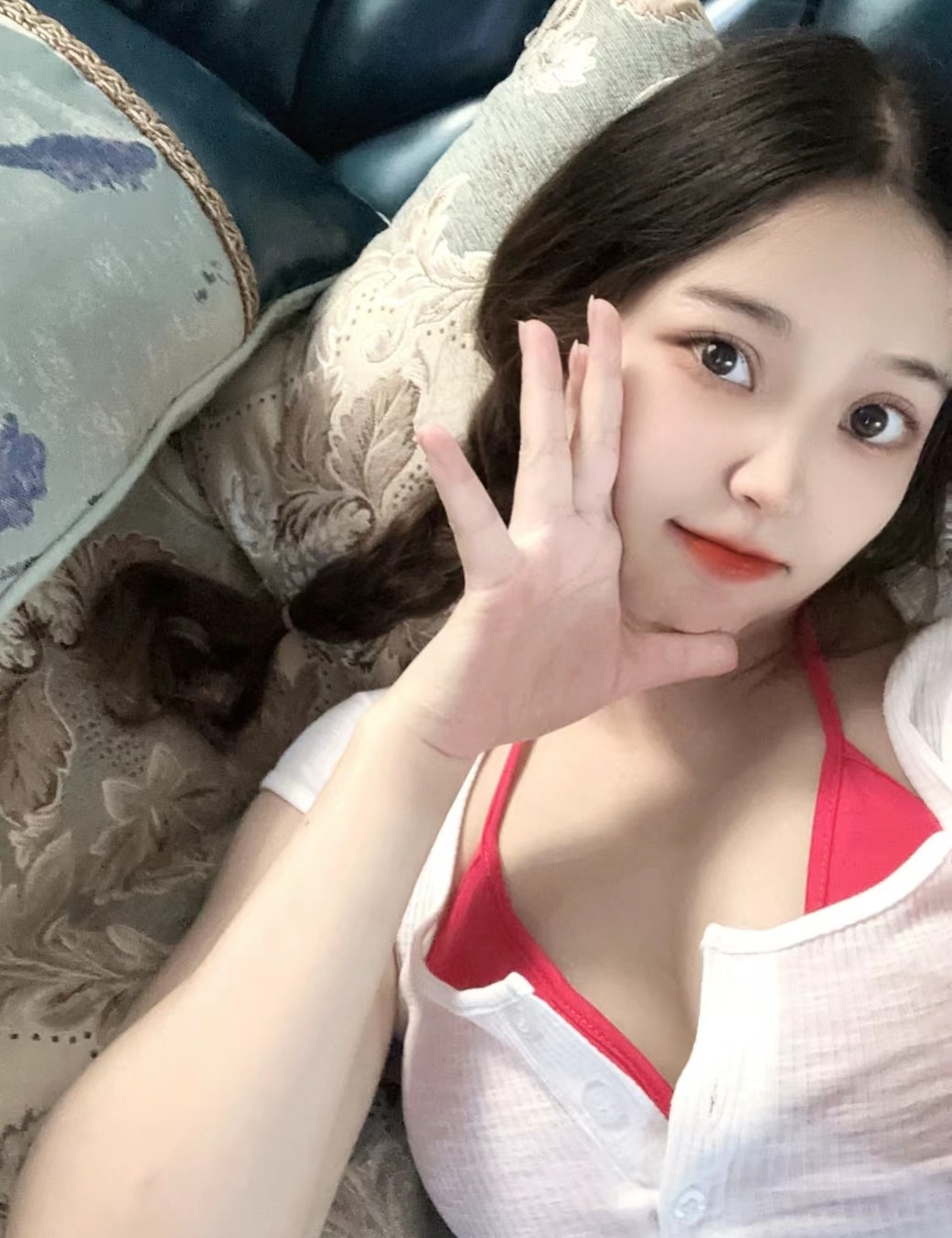 道里区白嫩妹妹粉嫩BB会潮喷