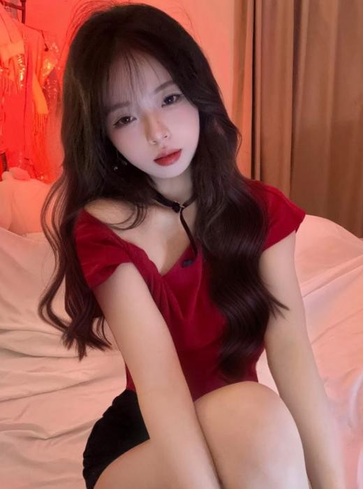 聊城骚妹小穴越插越舒服