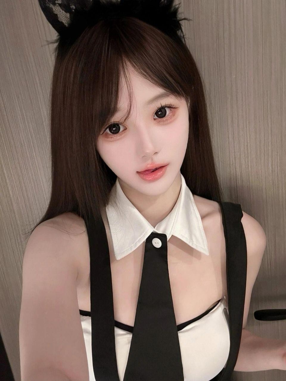 甜美妹子下面刮的很干净