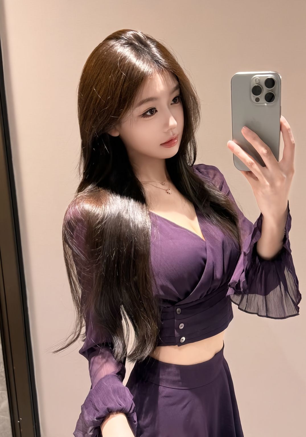 莉莉女神级奶大逼嫩