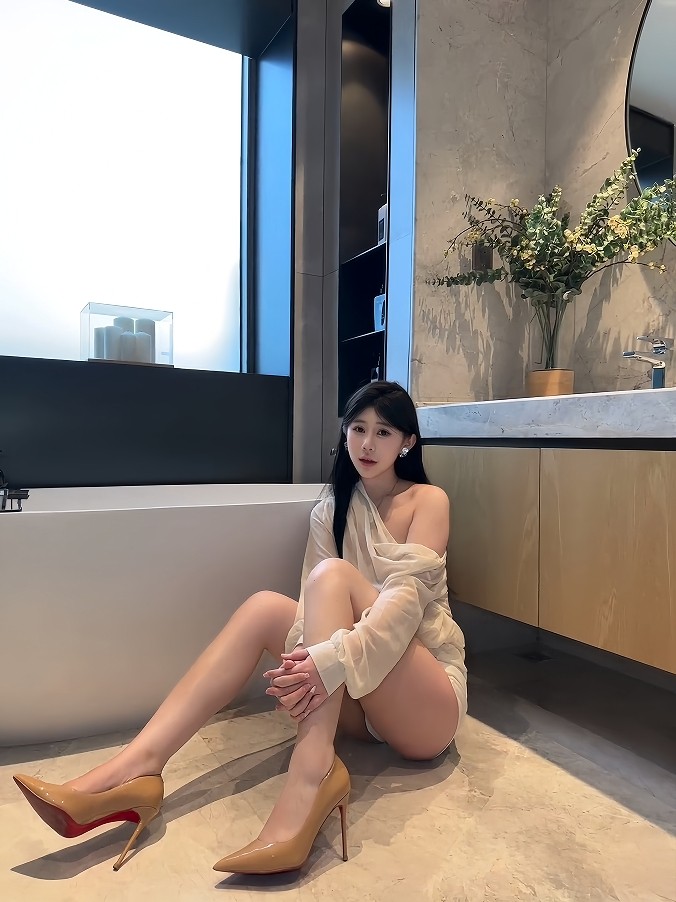 长腿嫩妹粉鲍极品货