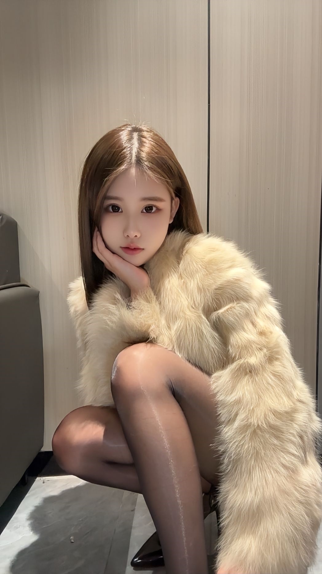 00后嫩妹子9张一泡