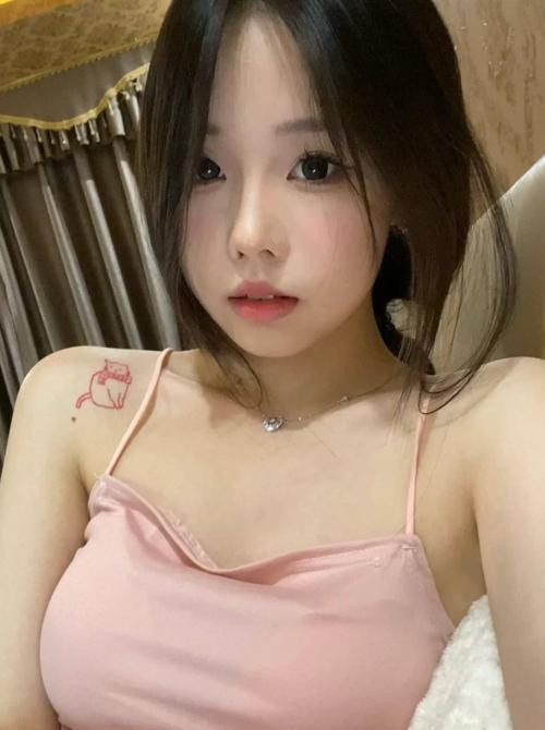 上海奶子手感极佳粉色阴蒂