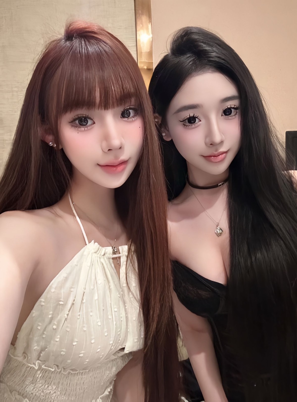 闺蜜俩开课双飞日的爽