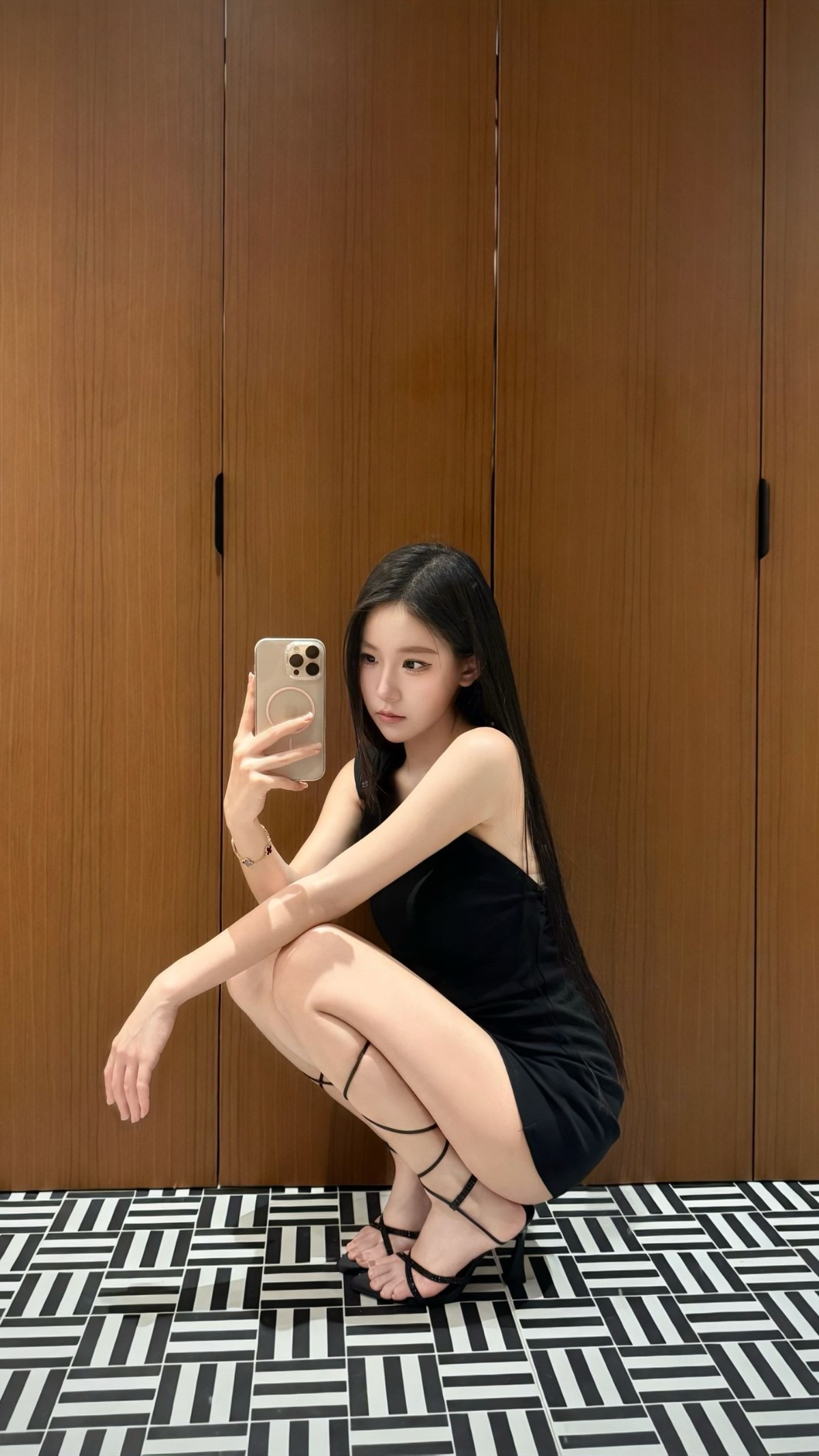 不偷懒的小美女啪啪让我尽兴