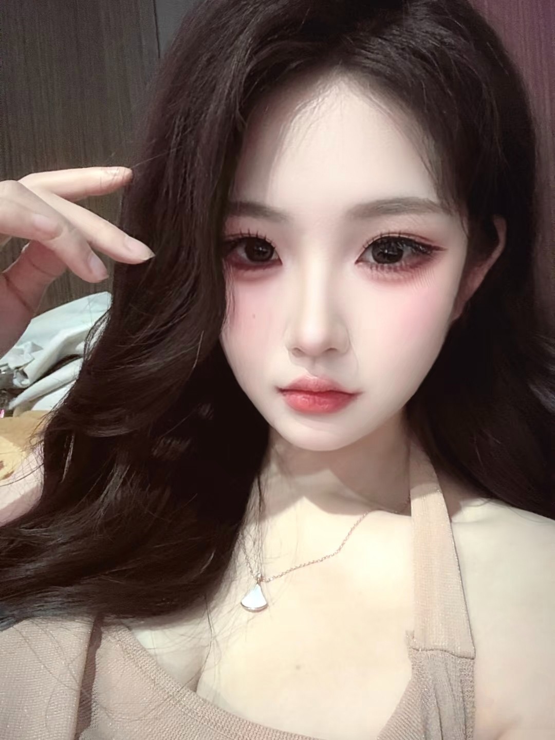 扬州嫩妹一对奶子是又大又白