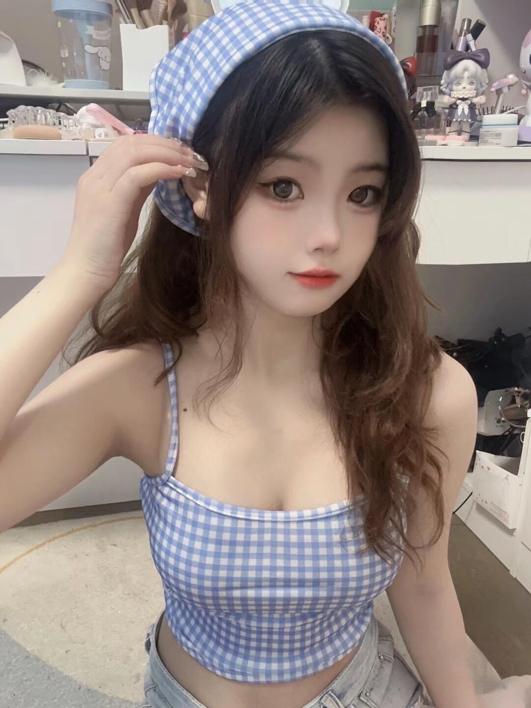 23粉嫩鲍鱼肤白身材一流