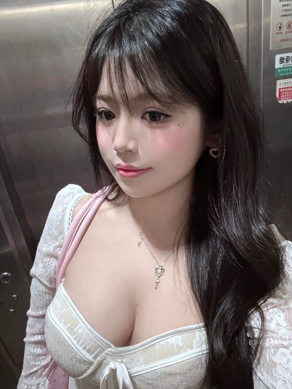 嫩妹妹深入交流