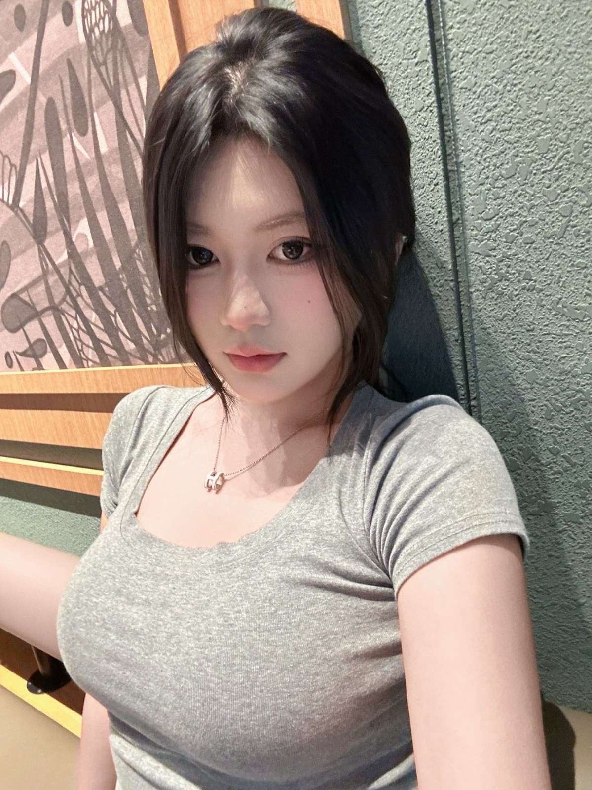 很温柔的大奶美女在集美开课