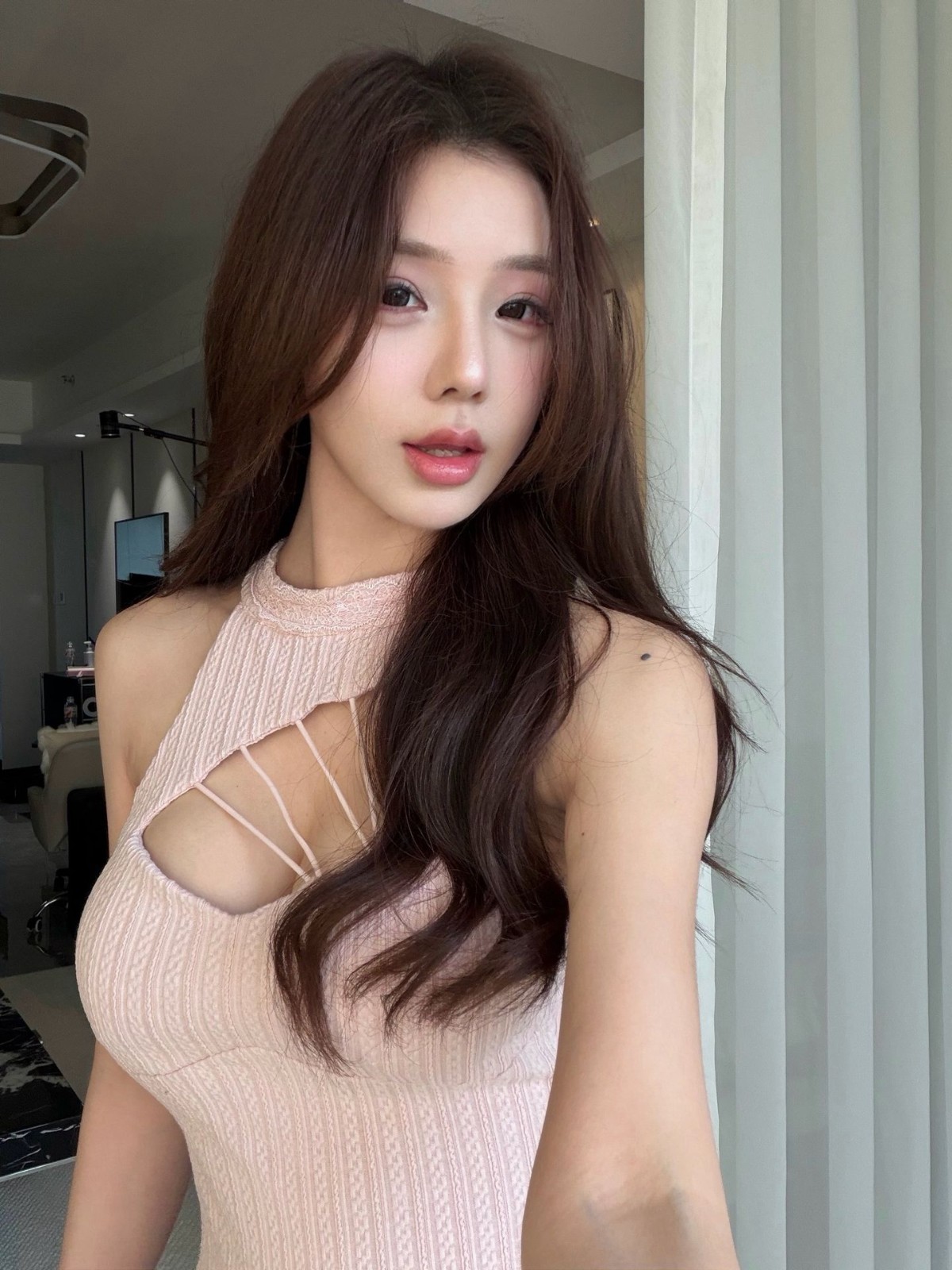 大奶嫩妹性服务玩的开