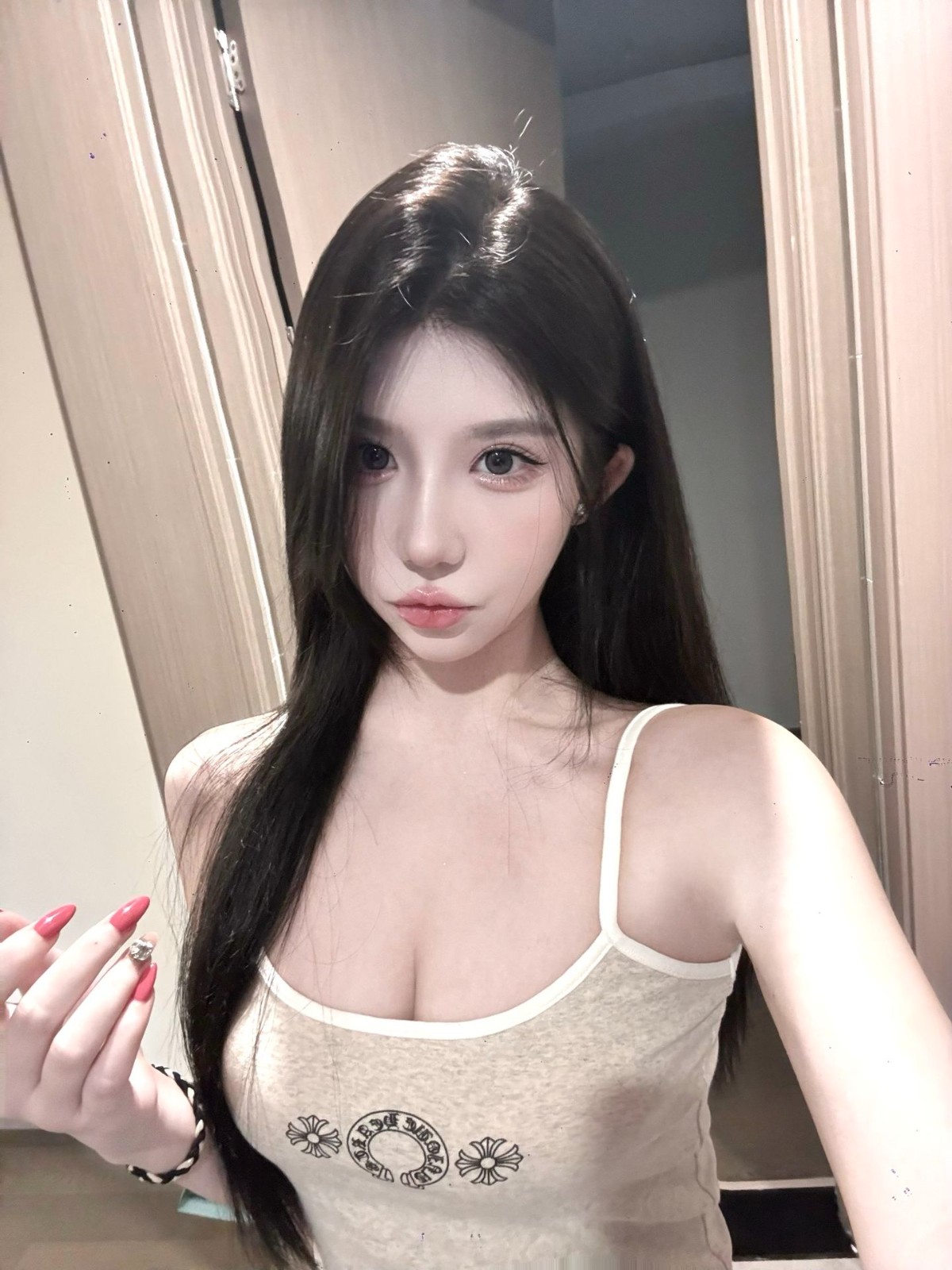 襄阳大胸妹肉夹棒爽到位