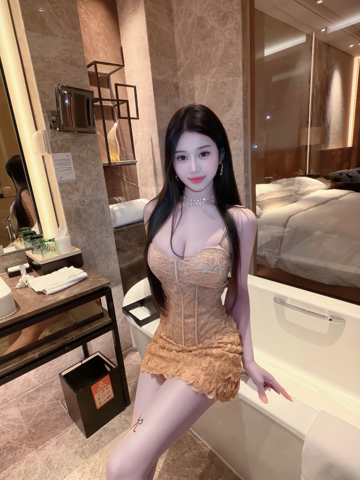 朝阳小美女奶大有浴缸啪