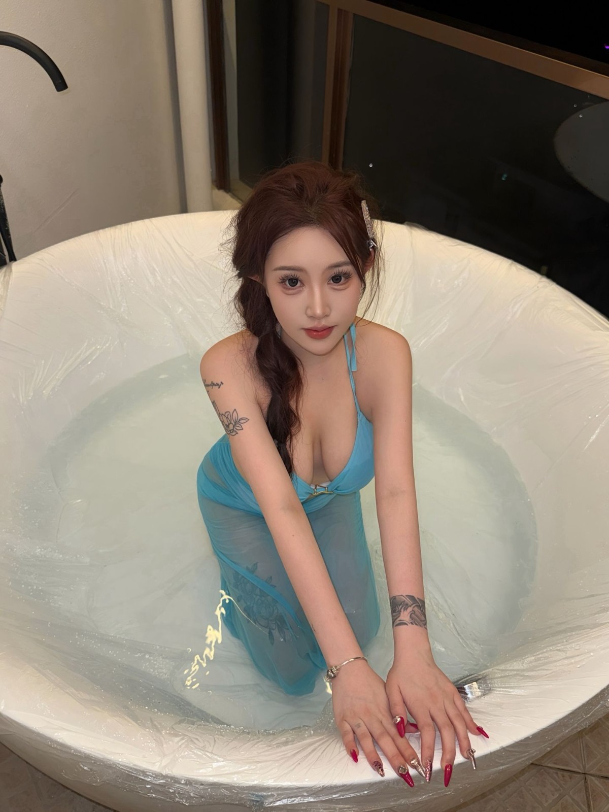 闵行大奶老师浴缸啪