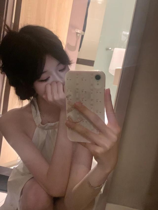 【乌市】妹子爱互动，还会要求换姿势，爽