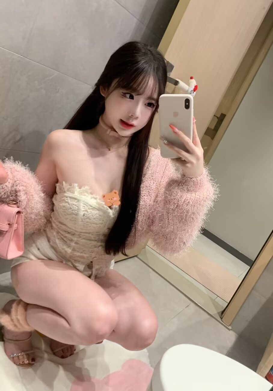 外貌端庄长相漂亮的极品妹子