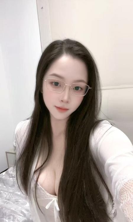 验证清纯白嫩妹子