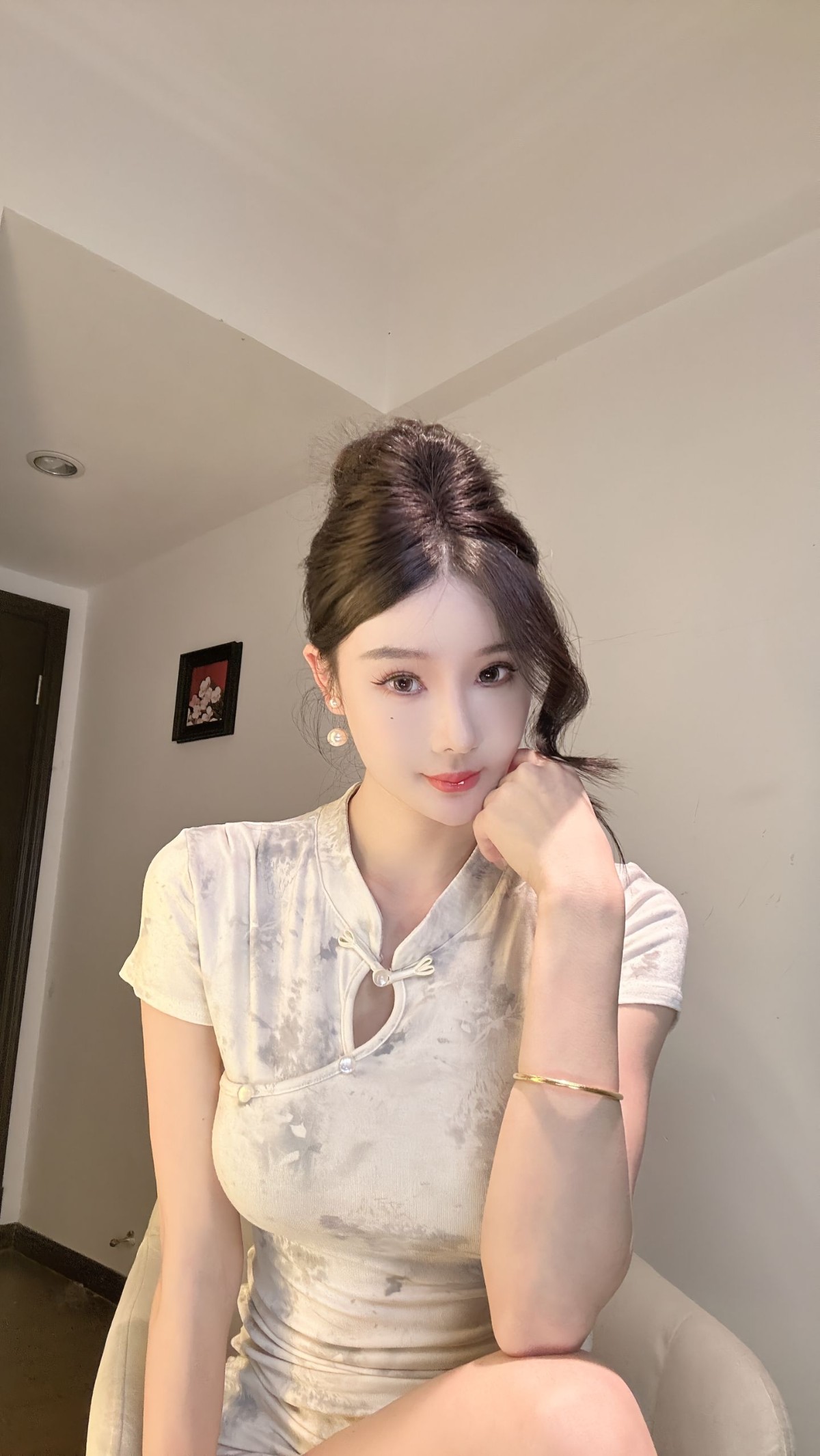 岳麓尤物女神  干起来真带劲