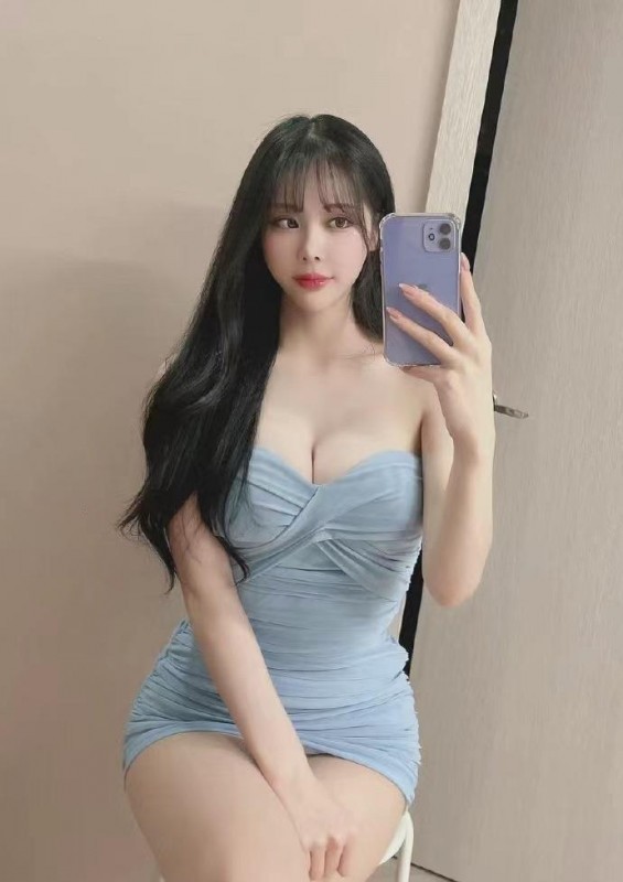 广州168白嫩翘臀粉嫩一线天