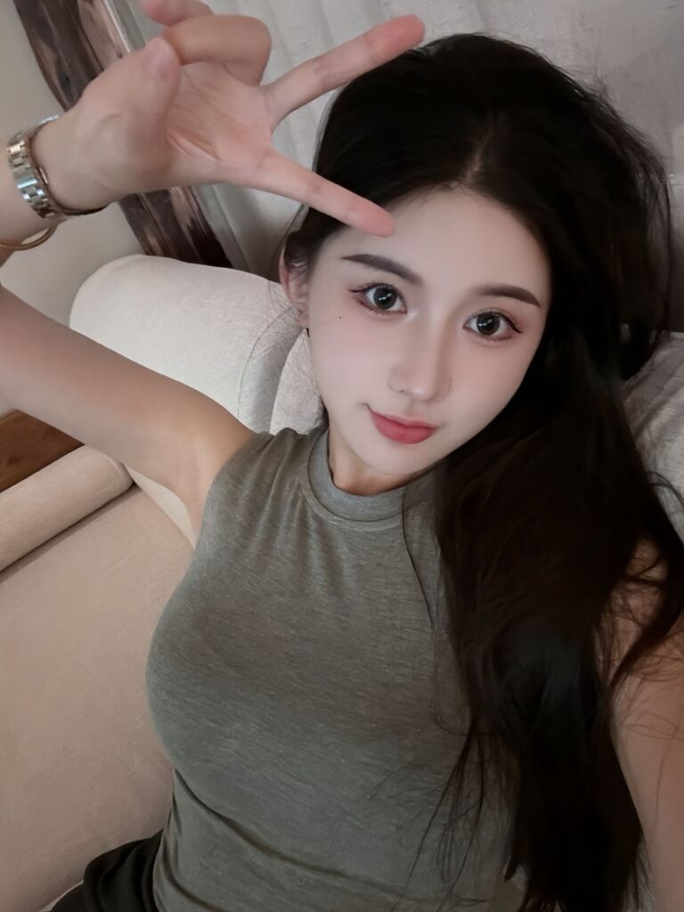 岳麓高职业素养的轻熟小御姐