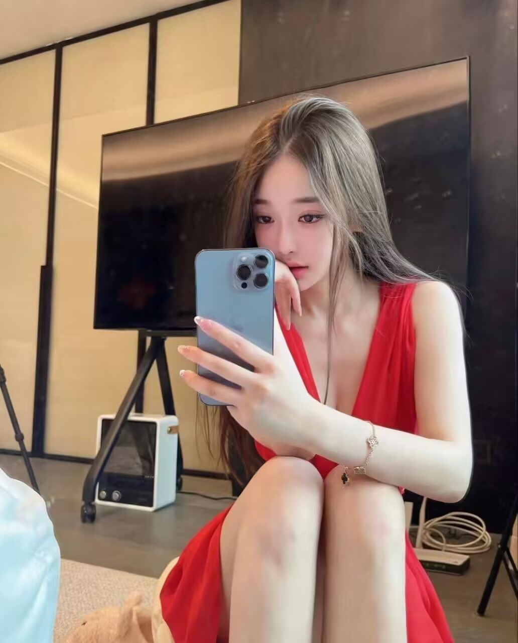 情绪价值天花板眼睛很会放电