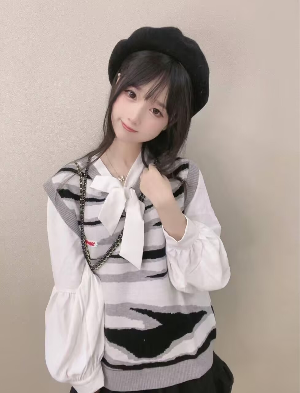 粉嫩小b紧紧的要稍微用力才能插到底